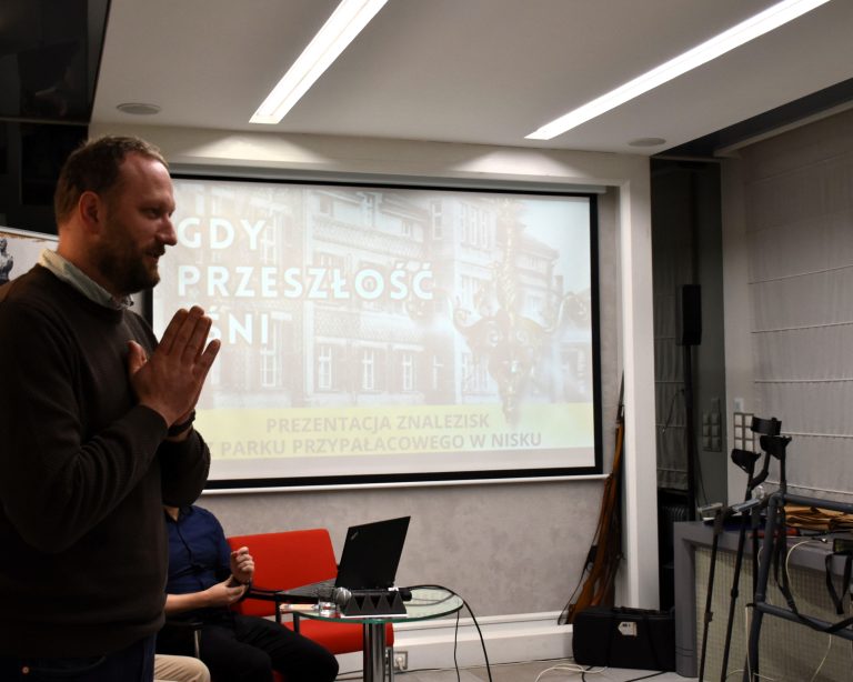 Relacja ze spotkania „Gdy przeszłość lśni” w Niżańskim Centrum Historii i Tradycji.